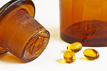 Image showing salmon oil pills