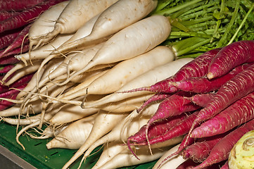 Image showing red and white radish