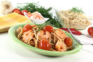 Image showing fresh spaghetti with shrimp