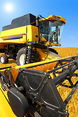 Image showing combine harvester 