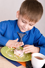 Image showing child with cake