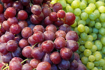 Image showing Red and Green Grapes Closeup