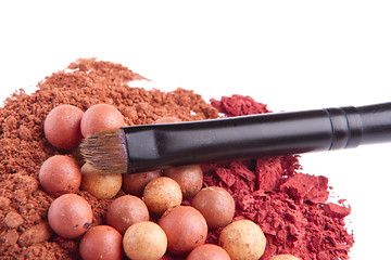 Image showing bronzing pearls with eyeshadows