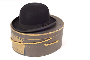 Image showing Old derby hat resting on hatbox