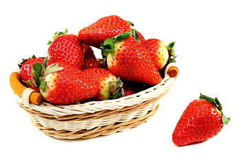 Image showing Ripe strawberries in basket.