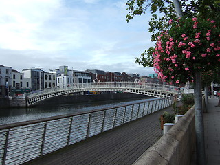 Image showing Ha'penny Bridge, Dublin, Ireland