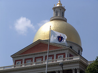 Image showing Daylight Photo of Statehouse Dome