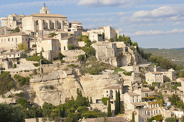 Image showing old hilltop village of Gordes