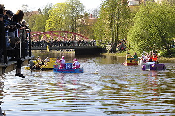 Image showing A funny boat race