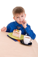 Image showing child with cake