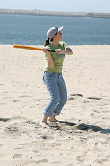 Image showing playing baseball on the beach, sports photo