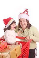 Image showing mother and daughter and the shopping cart