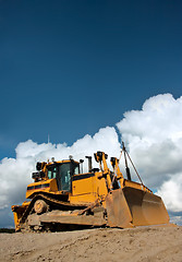 Image showing Heavy duty bulldozer at work