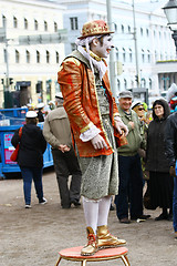 Image showing An unidentified street performer mime