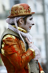 Image showing An unidentified street performer mime