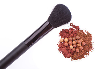 Image showing bronzing pearls with eyeshadows