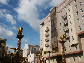 Image showing Gold elephants