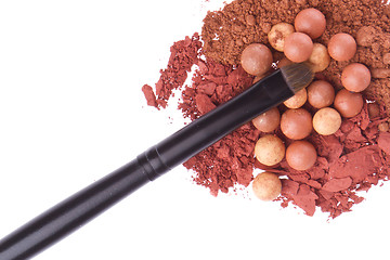 Image showing bronzing pearls with eyeshadows