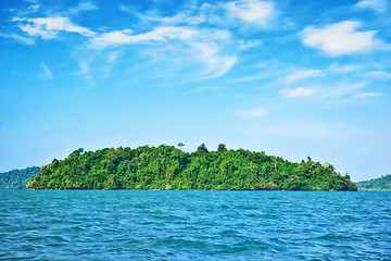 Image showing deserted tropical island