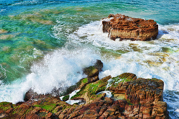 Image showing ocean waves on rocks