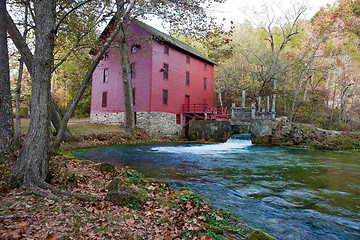 Image showing alley spring mill house