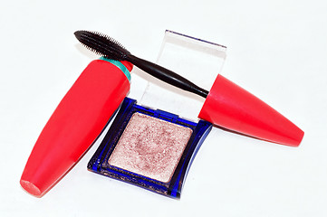 Image showing Mascara and eyeshadow cosmetic products