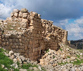 Image showing Ruins of crusader castle Bayt Itab near Jerusalem, Israel