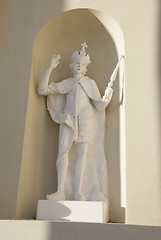 Image showing King sculpture. 