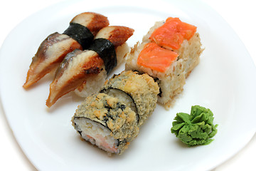 Image showing rolls and sushi on plate