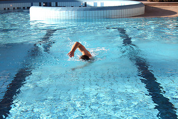 Image showing swim the crawl in swimming pool