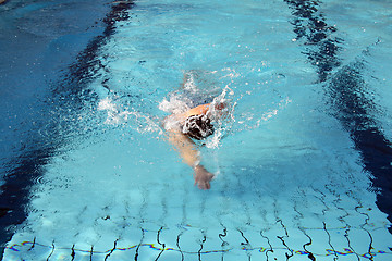 Image showing hobby swimmer swim the crawl