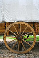 Image showing Carriage and wheel