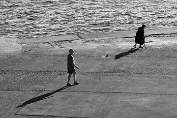 Image showing tourists on the beach