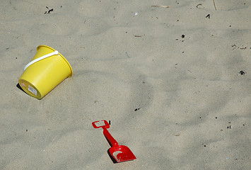 Image showing beach bucket and shovel