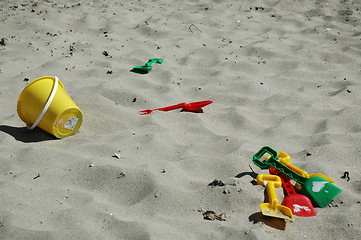 Image showing beach bucket and shovels