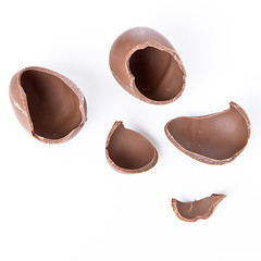 Image showing cracked chocolate egg 