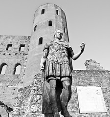 Image showing Roman statue of Augustus