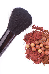 Image showing bronzing pearls with eyeshadows