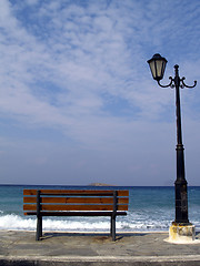 Image showing Bench and streetlight