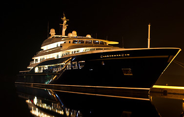 Image showing yacht in port