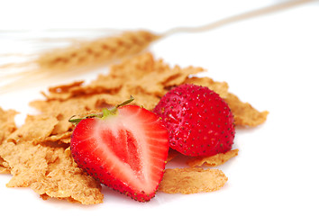 Image showing Bran flakes with fresh strawberries 