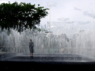 Image showing Summer fountain in London