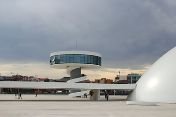 Image showing center niemeyer