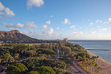 Image showing Diamond Head, Queen's surf Beach in Honolulu, Hawaii