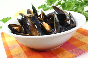 Image showing mussels in a white bowl