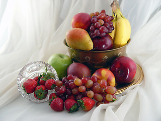 Image showing Fruit Bowl and Strawberries