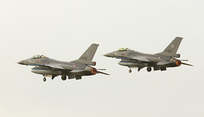 Image showing Two dutch F-16's