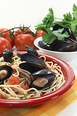 Image showing spaghetti with mussels