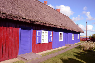 Image showing House with straw roof.