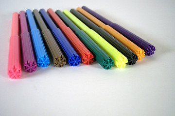 Image showing color pens